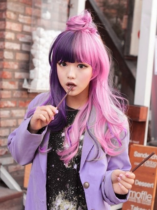 Illustration for article titled Split Dye Hair: Love it or hate it?